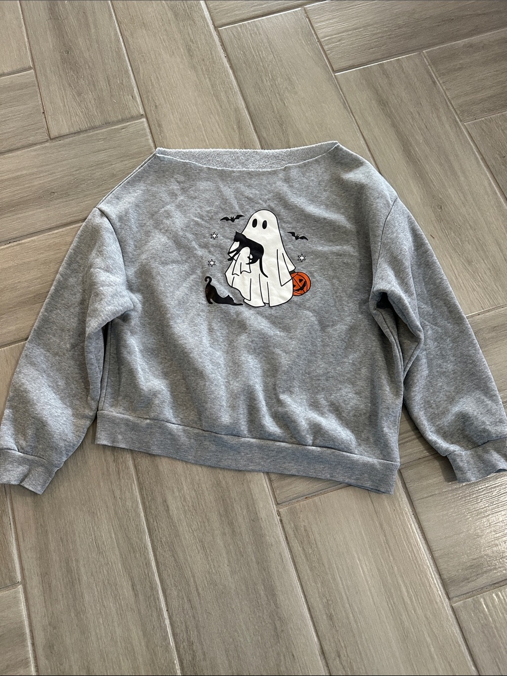 Grey Halloween Ghost Graphic pullover Crewneck Sweater
